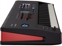 Roland Fantom 8 workstation sintetizador sampler piano daw Jupiter-8, Juno-106, SH-101, JX-8P ZEN-CORE